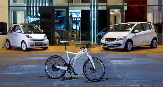 Inductive Charging Daimler to Test Wireless Charging in Everyday Trial
