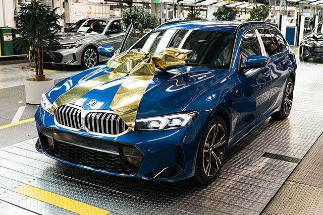 Three-millionth electrified vehicle rolls off BMW’s Munich plant