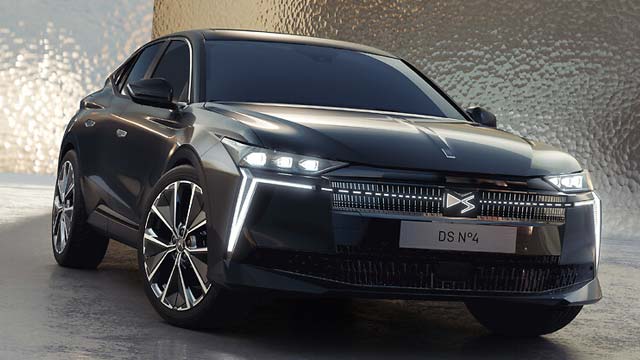 New DS N°4 unveiled with all-electric, plug-in hybrid and hybrid options
