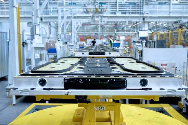 Ford starts EV battery pack production in Cologne