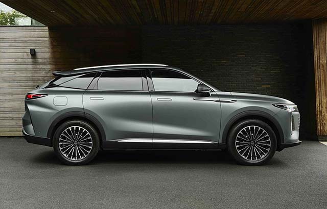 OMODA 9 SHS Plug-in Hybrid SUV Arrives In UK